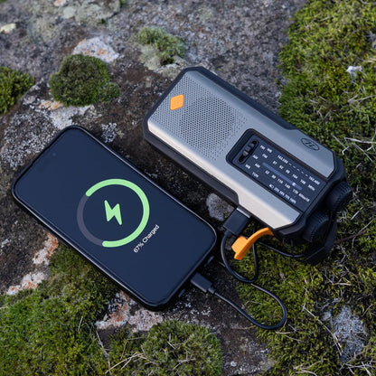 Highlander Emergency Wind Up FM Radio